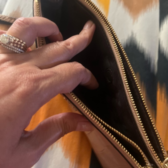 Coach beautiful & trendy clutch got from US - Picture 11 of 17